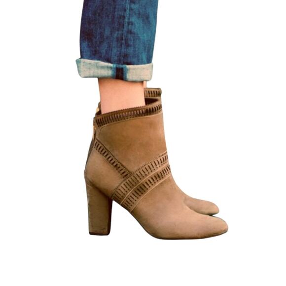 ISOLA ANKLE BOOTS Womens 6.5 Evoda Taupe Suede Laser Cut Pinked Edge Bootie - Picture 6 of 14